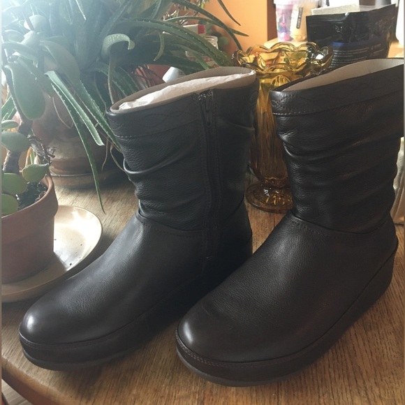 EUC FitFlop Dark Brown Leather Crush Boot Zipper Closure & Microwabbleboard Sole - Picture 2 of 12